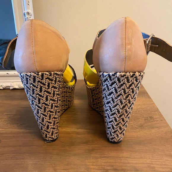 Steve Madden Wedge Sandals - Picture 3 of 4